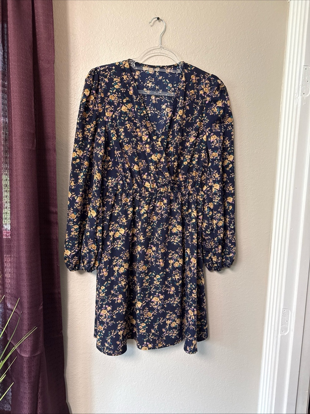 #879 Boutique Floral Longsleeve Midi Dress Size Small